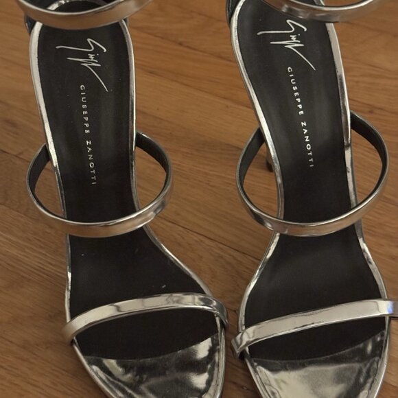 Giuseppe Zanotti Harmony Silver Heels - Picture 3 of 7